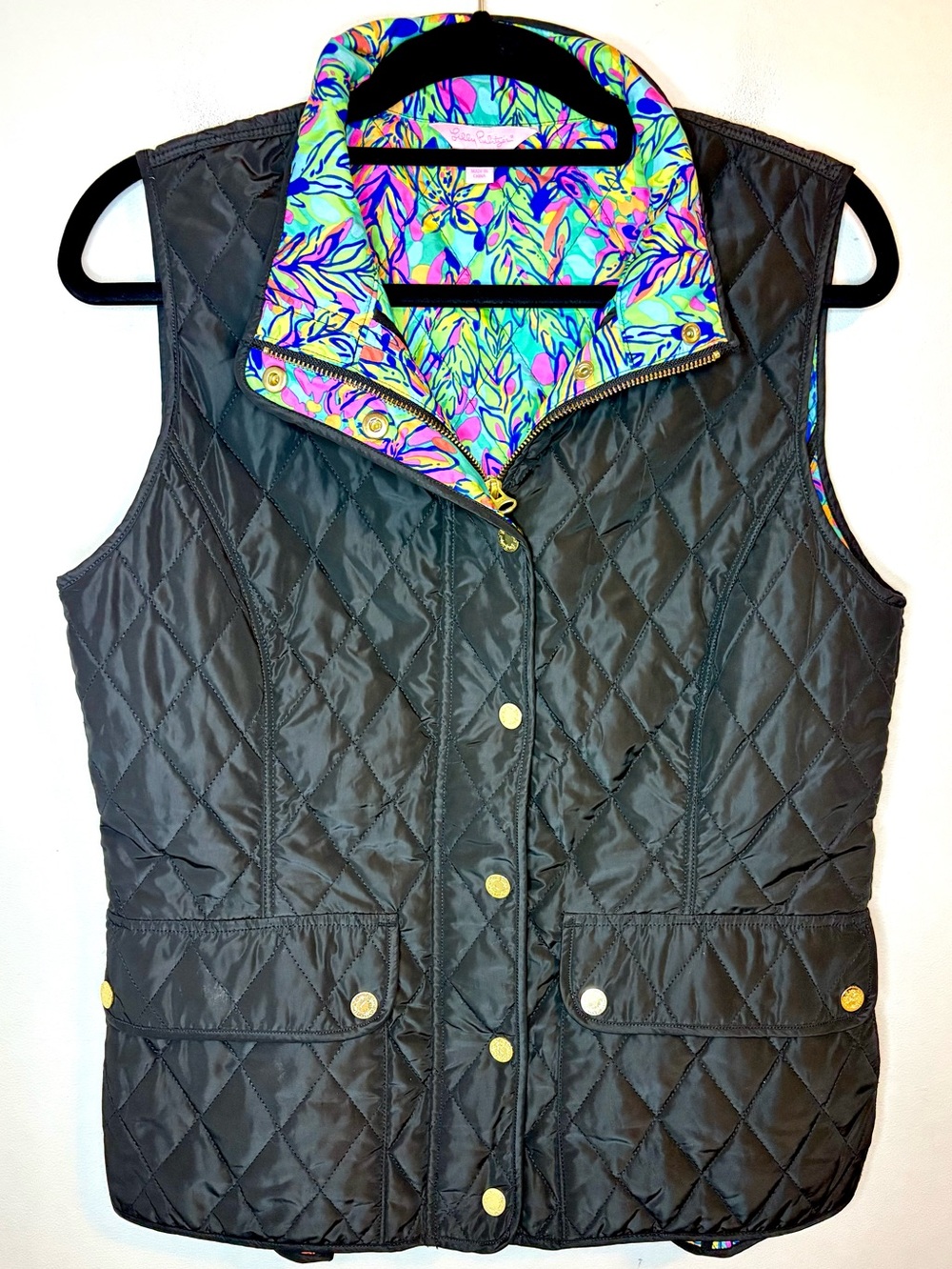 Lilly Pulitzer Getaway Black Quilted Vest Floral Lining Gold Hardware L